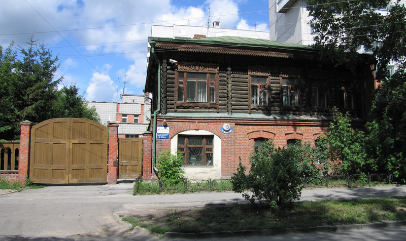 Памятник деревянного зодчества по ул. 1905 года № 13. Новосибирск